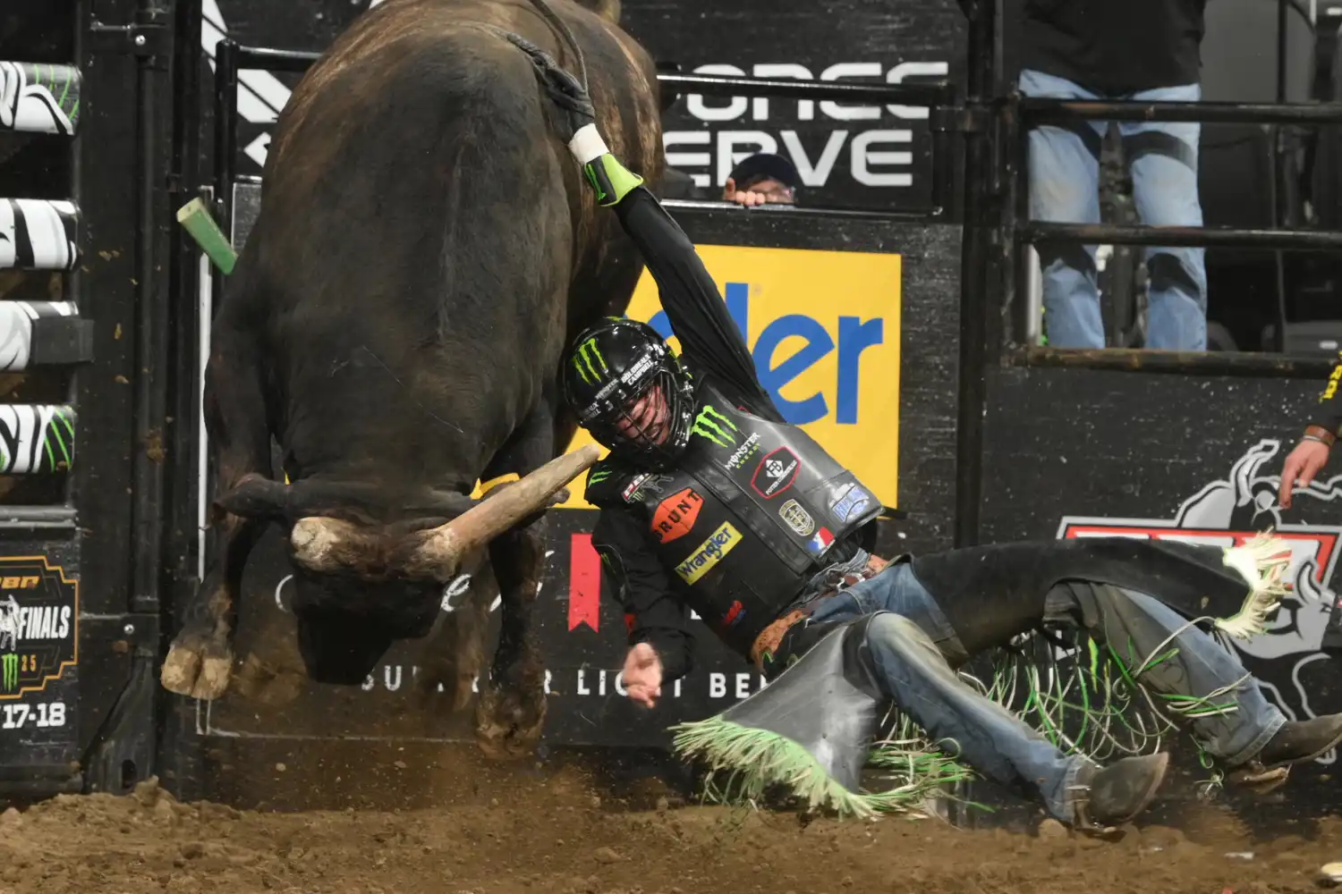 25 LIVE Pittsburgh 02 1008