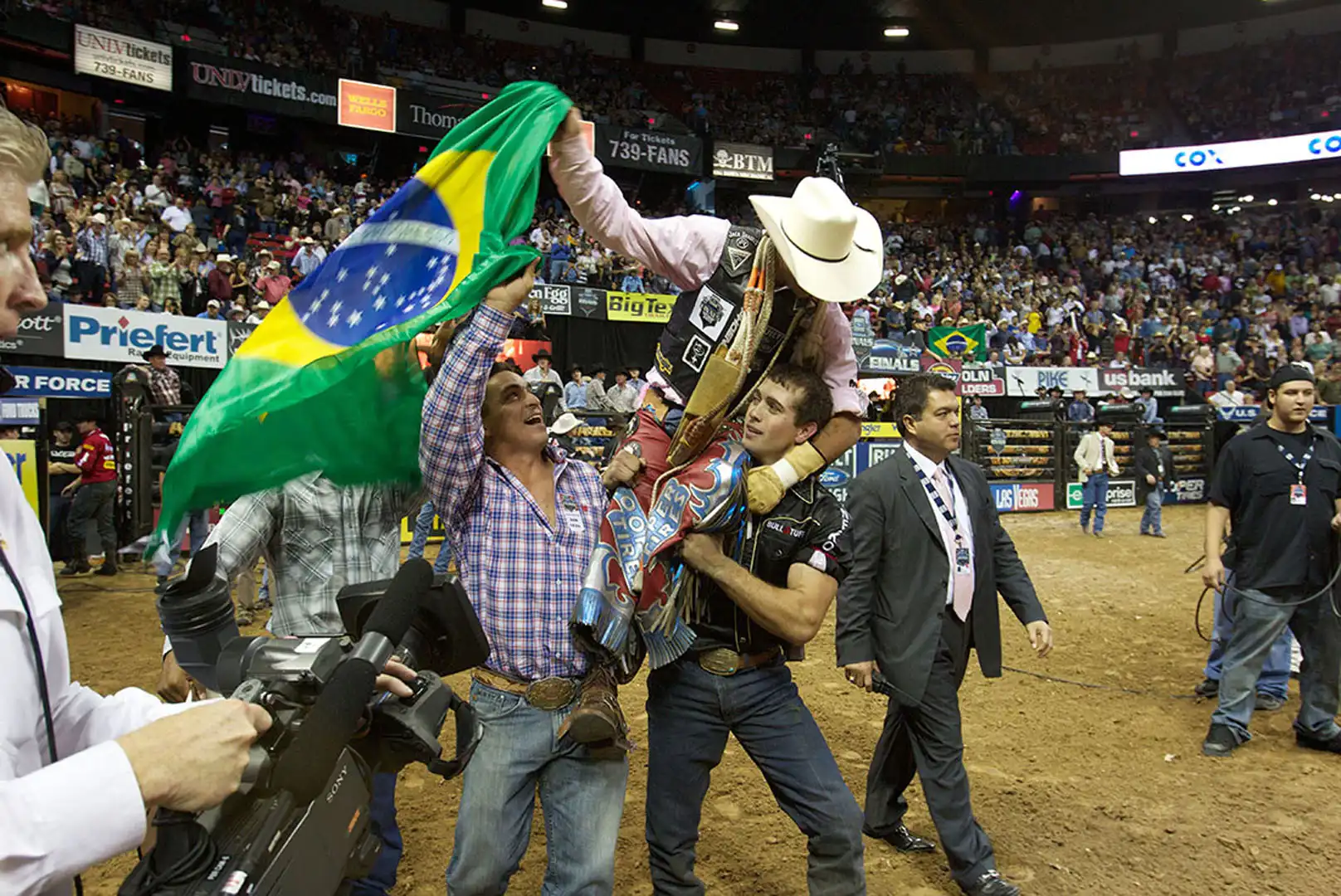 81fb3d88-9f27-4c2d-8279-3c182ae12928