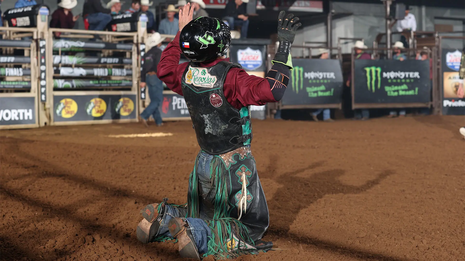 Jean Fernandes Pereira rides supreme at PBR Stockyards Showcase 