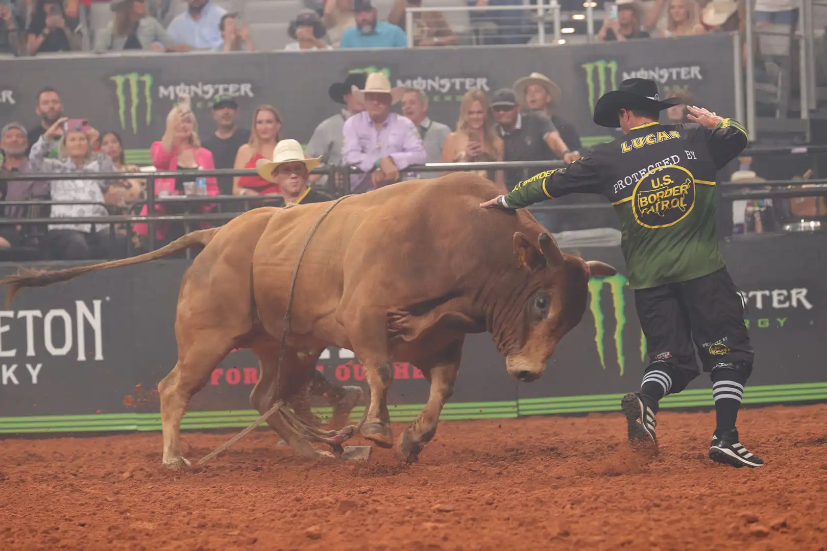 6aaecfc4-08dc-49d5-aaad-07494fb65e2e