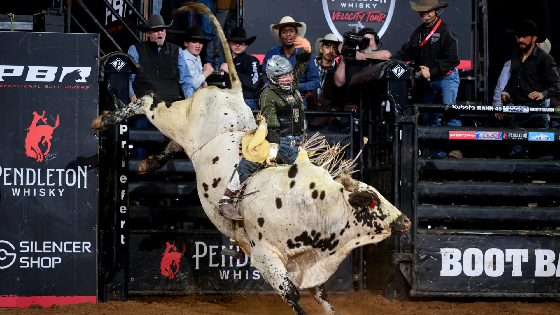 Grayson Cole tops field at Kubota PBR Charleston for first win of season and lead atop the PWVT standings