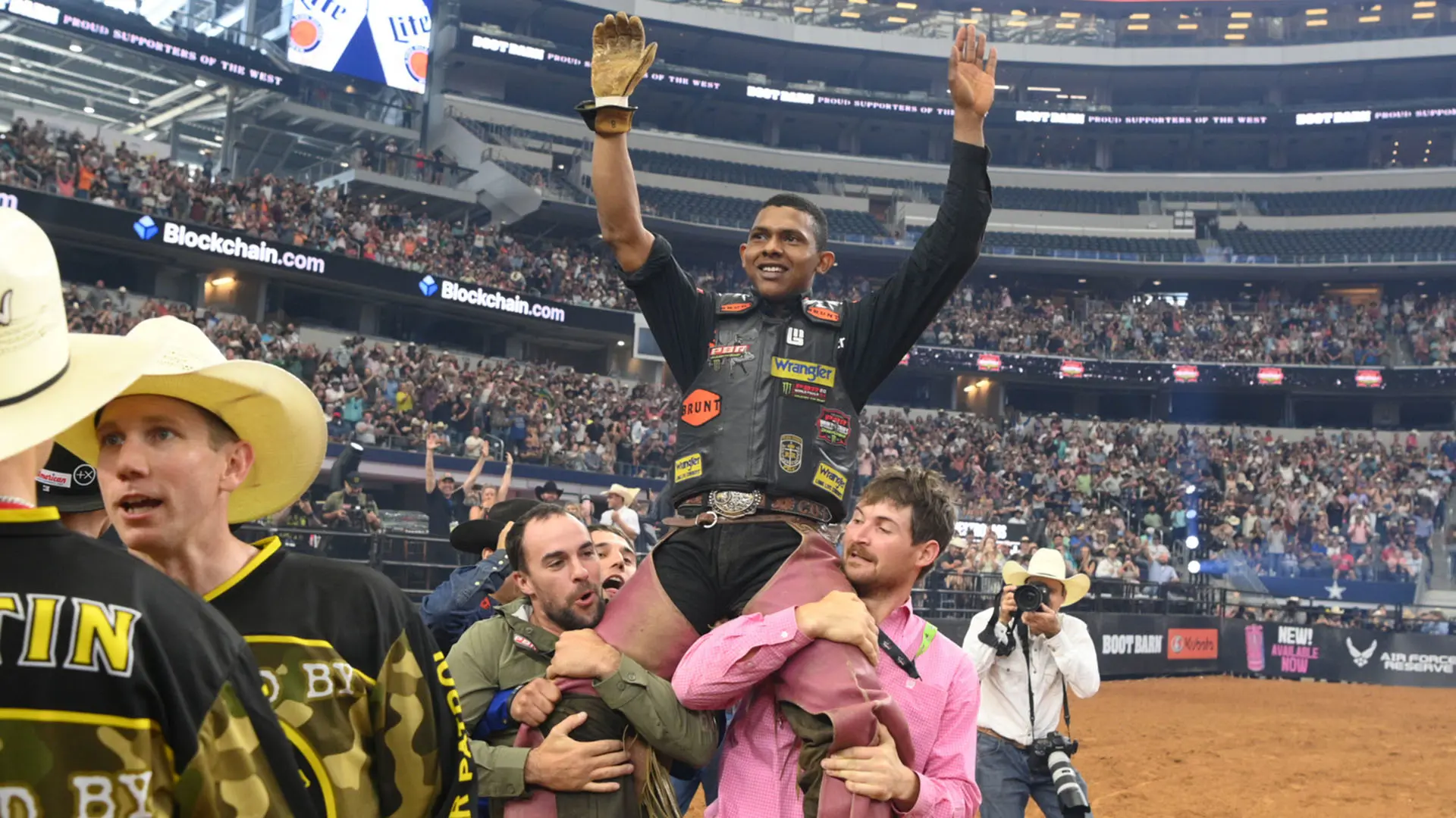 #InCaseYouMissedIt: Cassio Dias and Man Hater earn 2024 PBR World Championships