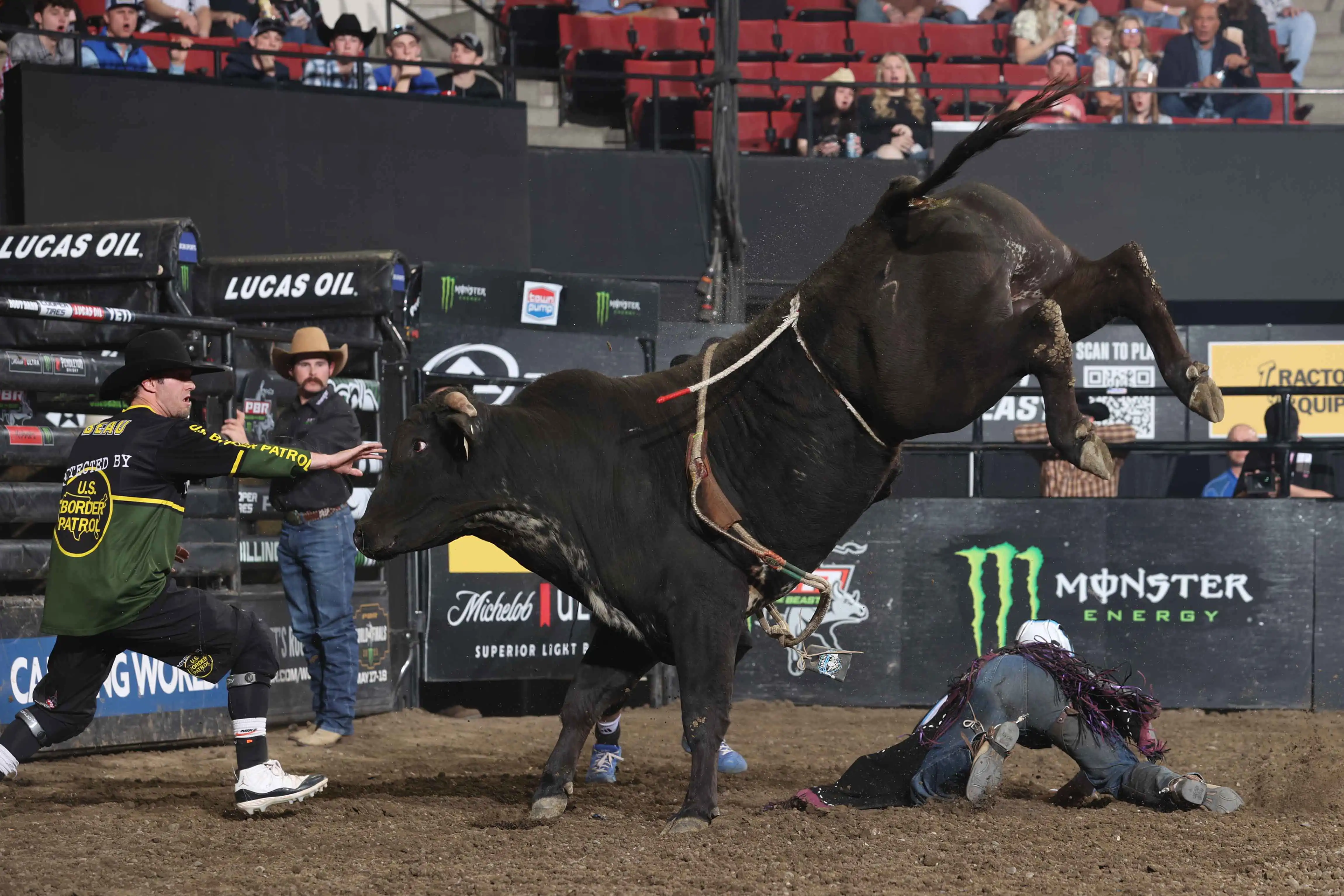 25 LIVE Billings 01 072