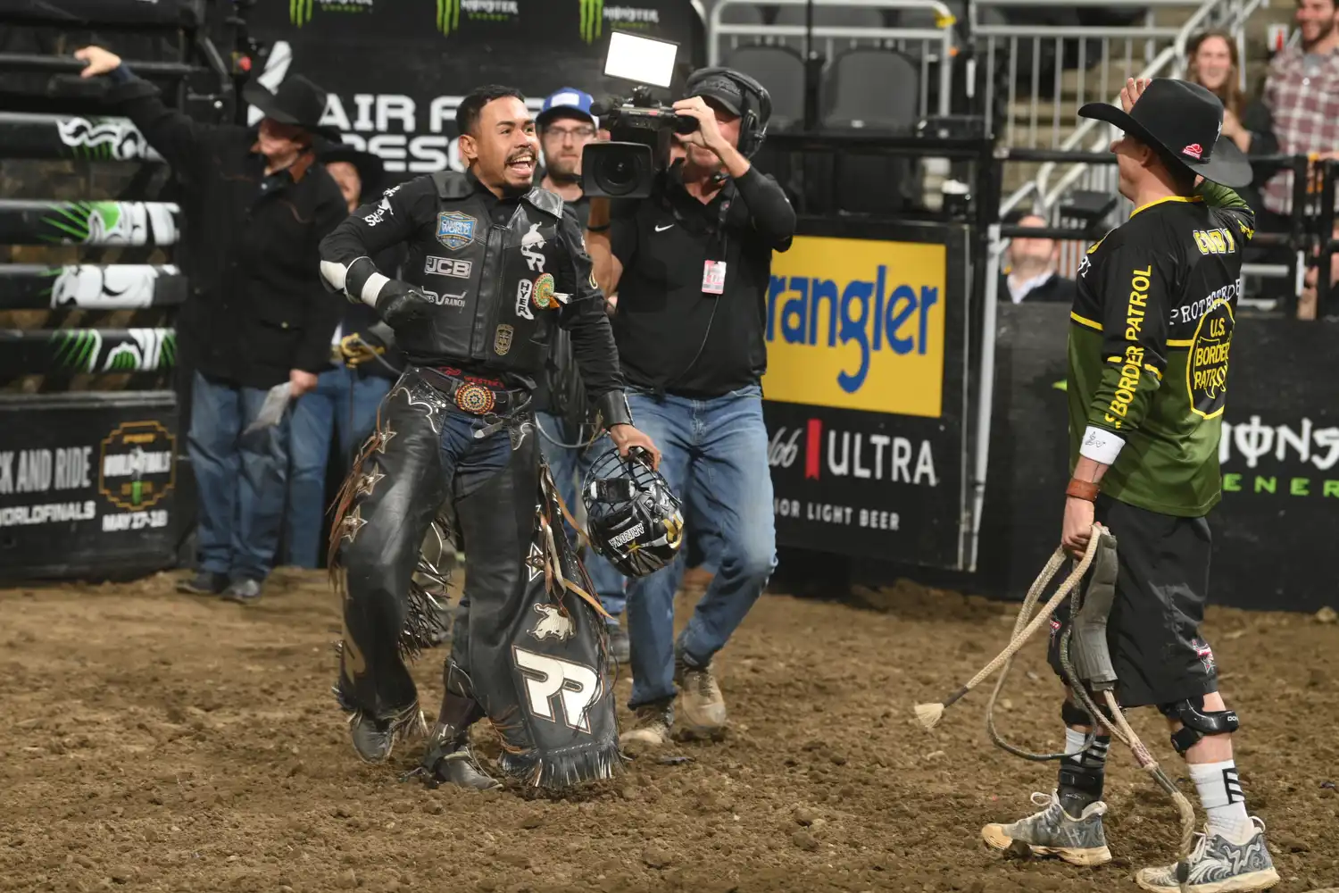 25 LIVE Pittsburgh 01 1260