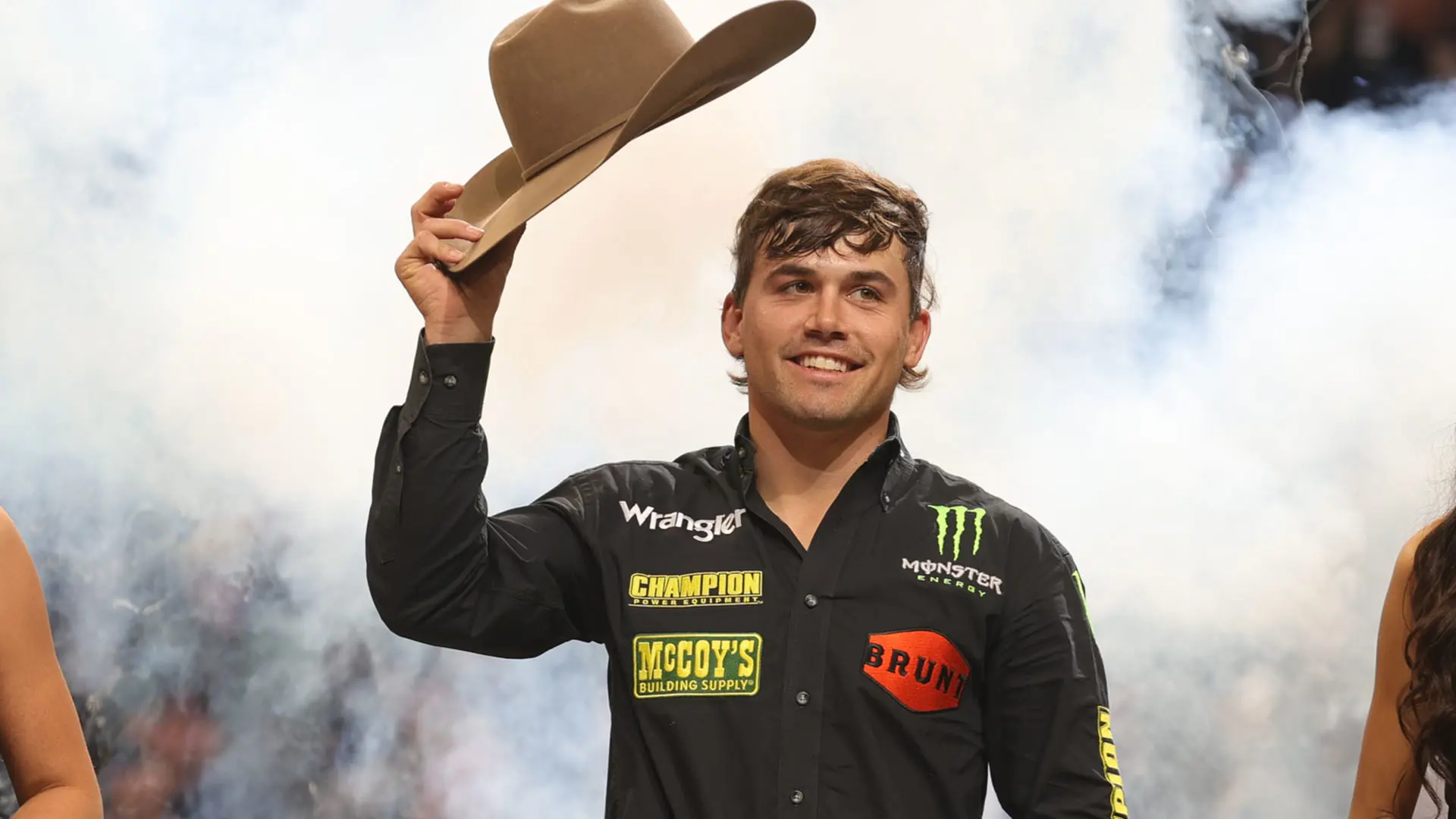 Daylon Swearingen wins Round 1 of PBR Wrangler Long Live Cowboys Classic in Sacramento