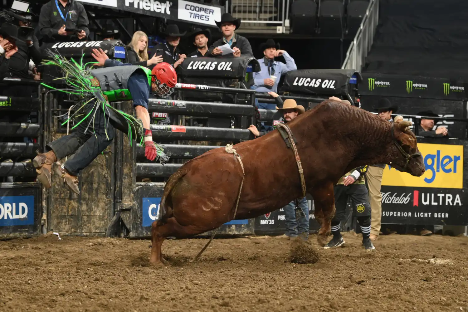 25 LIVE Pittsburgh 02 1034