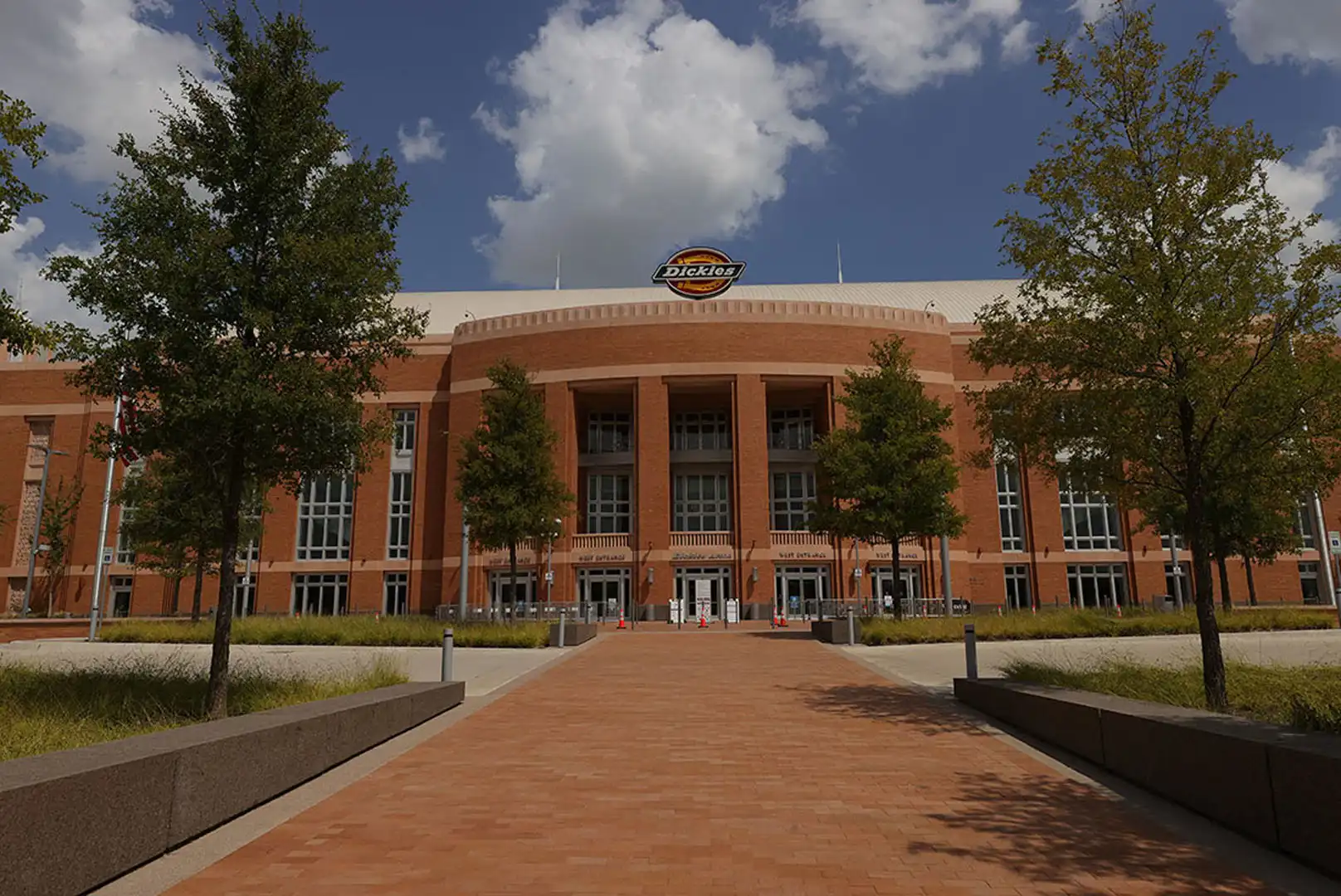 42856d53-305f-41b4-8000-187aa093fc60