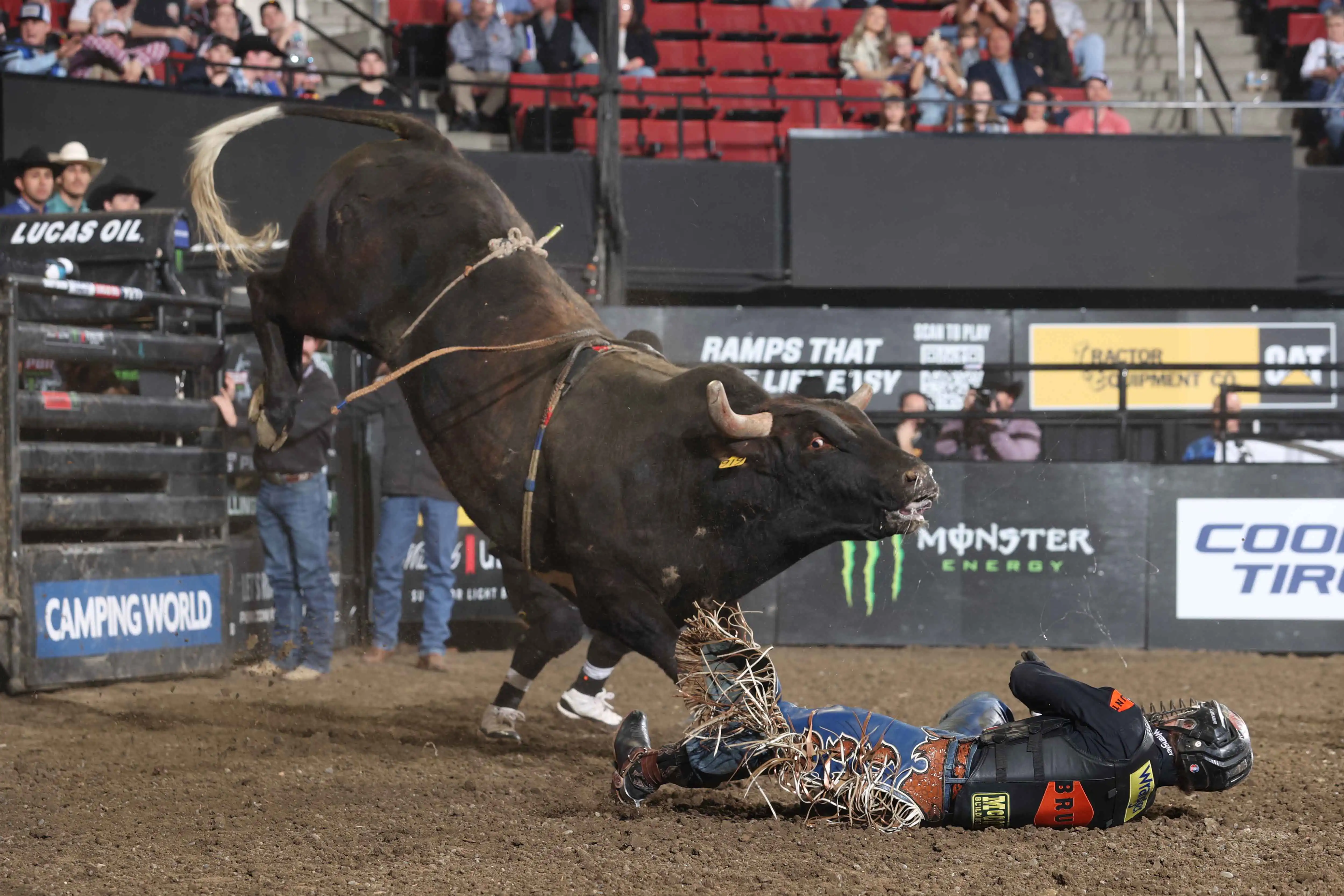 25 LIVE Billings 01 165