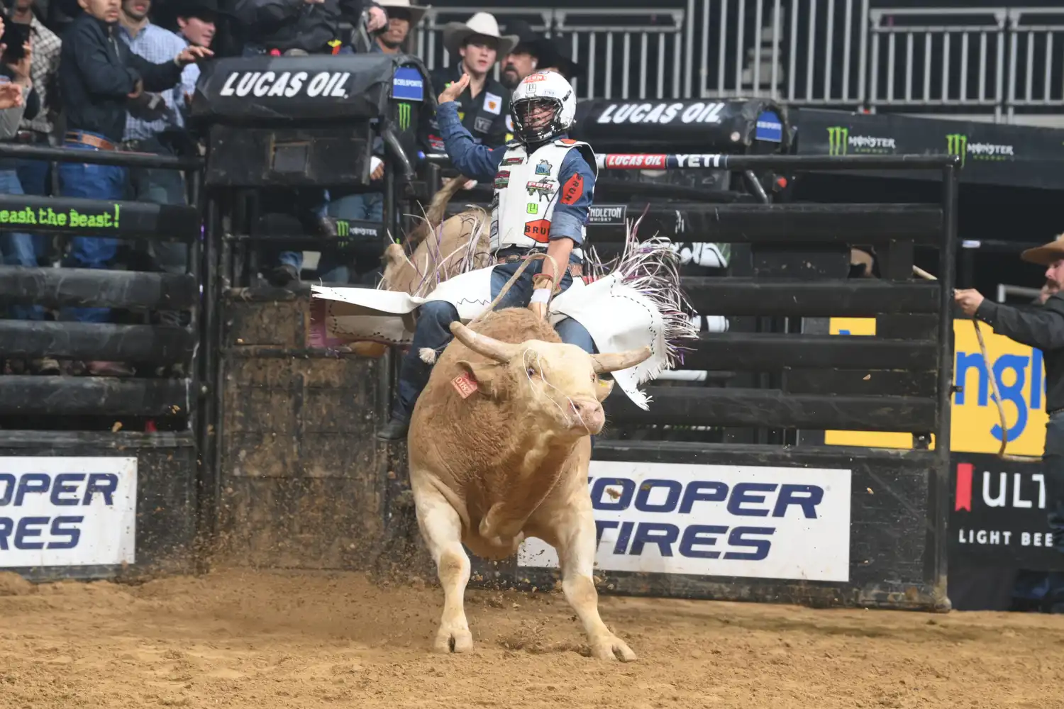 25 LIVE Manchester 1 00288