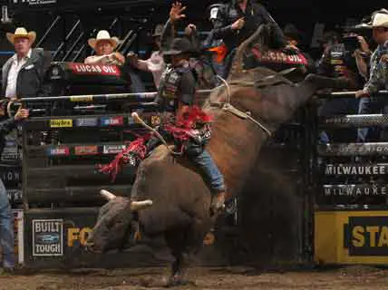 Lima leads PBR event in Milwaukee after Day 1