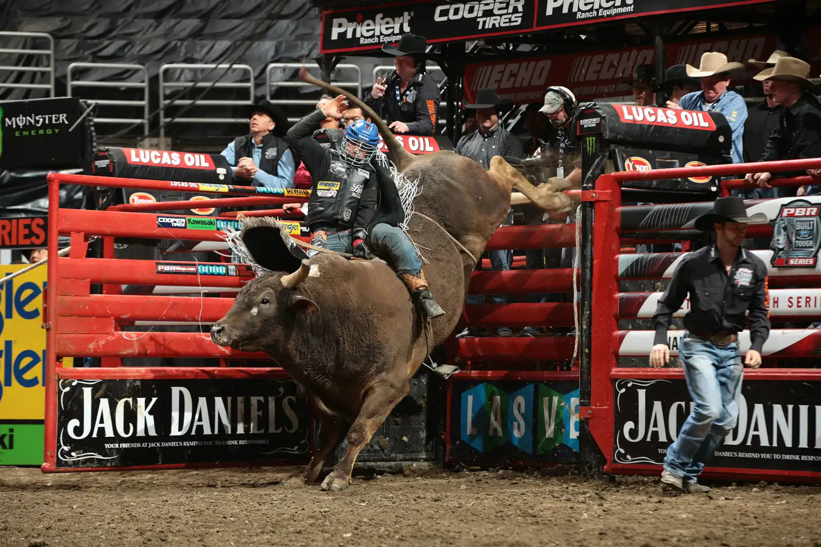 ffc93cb6-bd00-469a-bf6e-467daa50a323