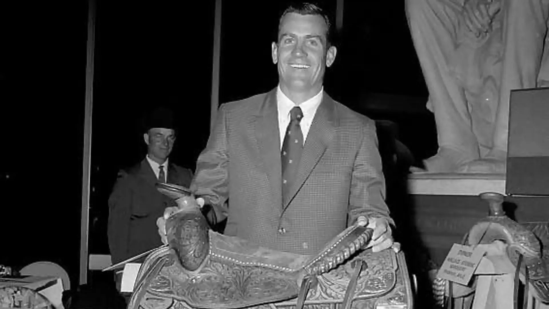 Dean Oliver’s record-setting rodeo career earns him the Ty Murray Top Hand Award