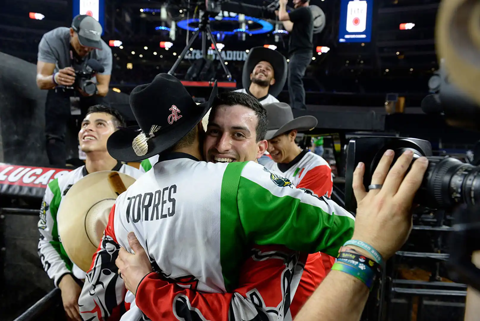 8f501c62-882c-4db3-b655-ad53728b104f