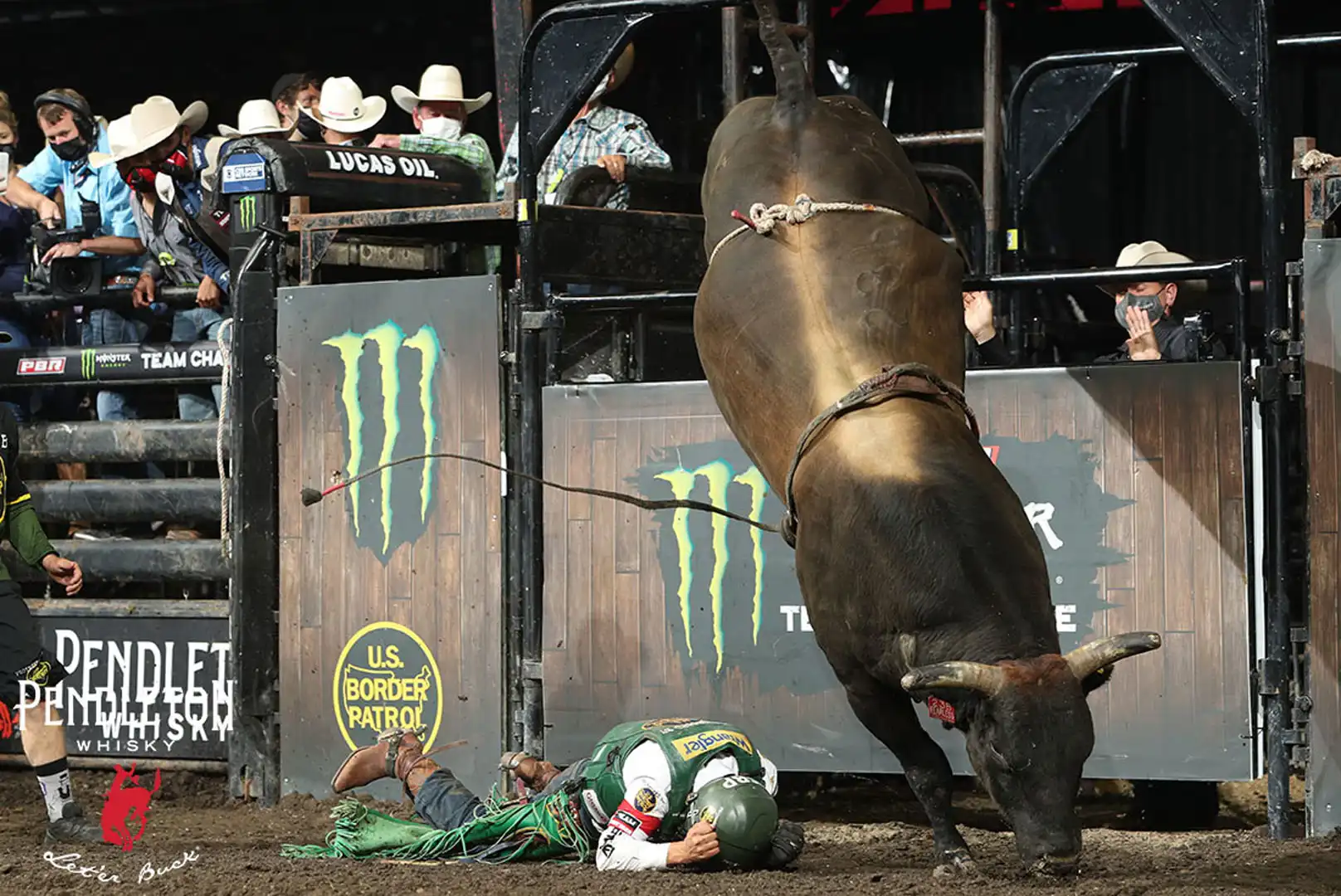 a6e6e0f8-b7b0-4ab9-9aa2-b36e6c923b26