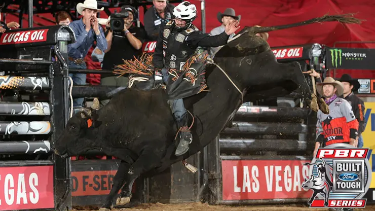 Davis moves to No. 2 in the world standings; Outlaw gains slight ground