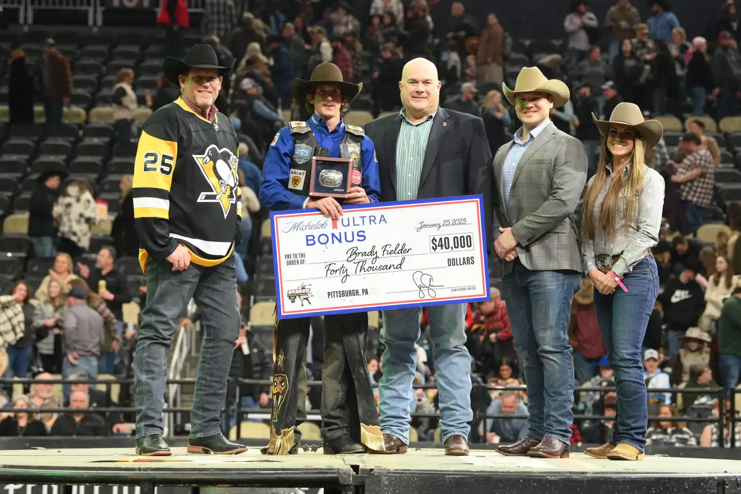 25 LIVE Pittsburgh 02 1143