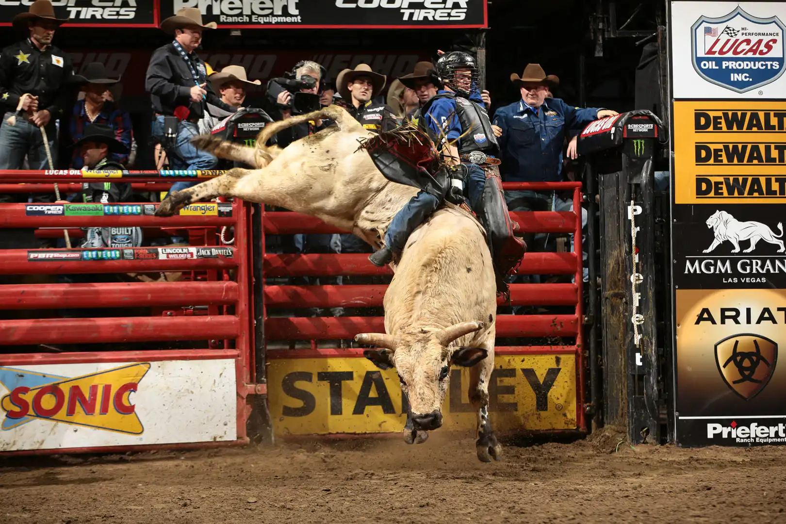 fa055052-e4e5-4aeb-99eb-7f93cb696ee2