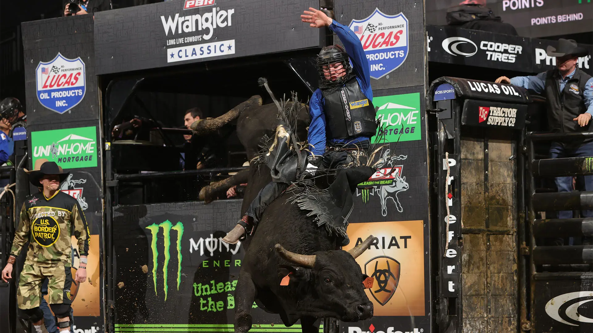 Undefeated, no more: Richardson bests 7-0 Huckleberry, leads the pack in Tulsa heading into Round 2