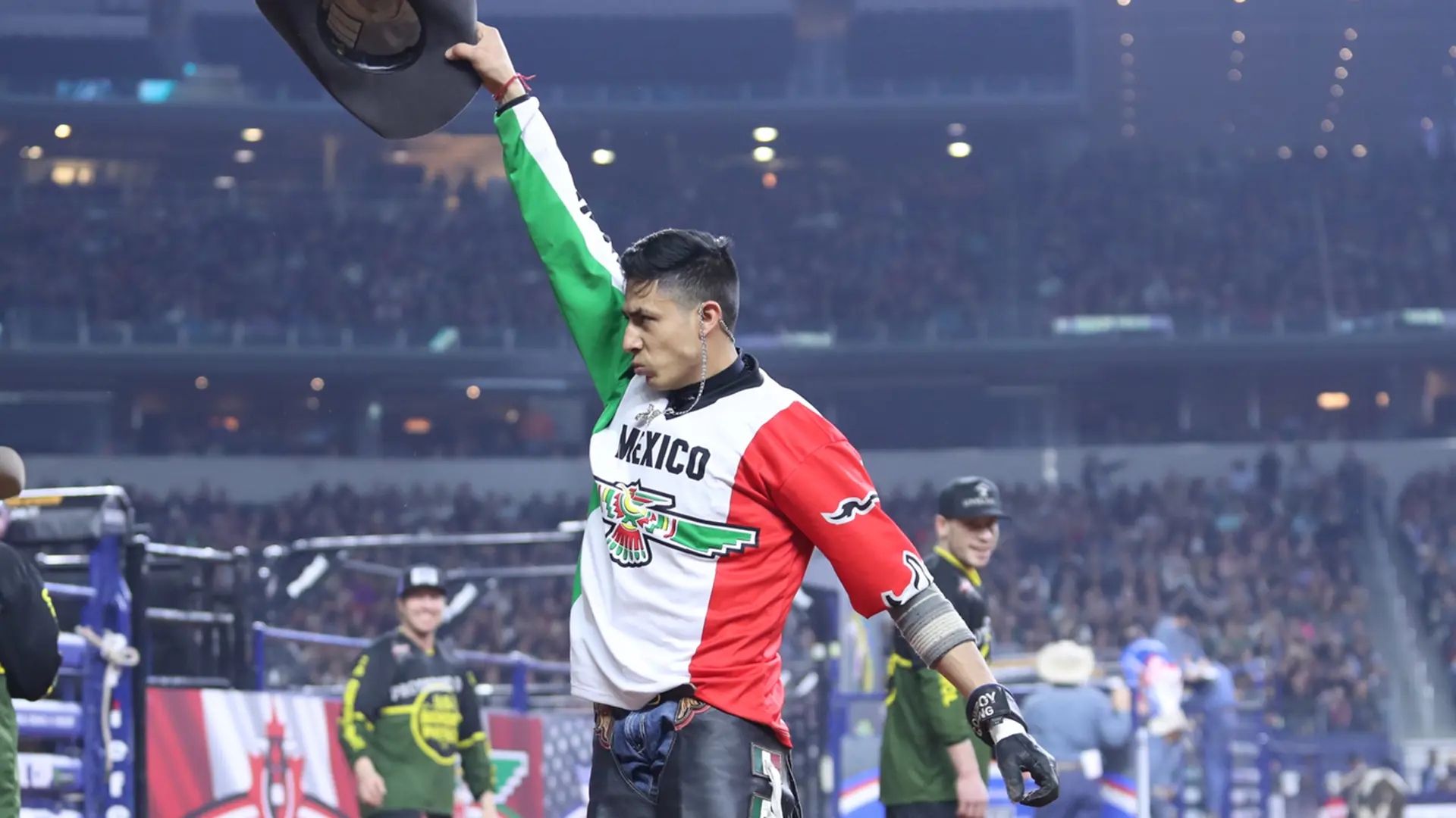 Alvarez helping put Mexico in position for record finish