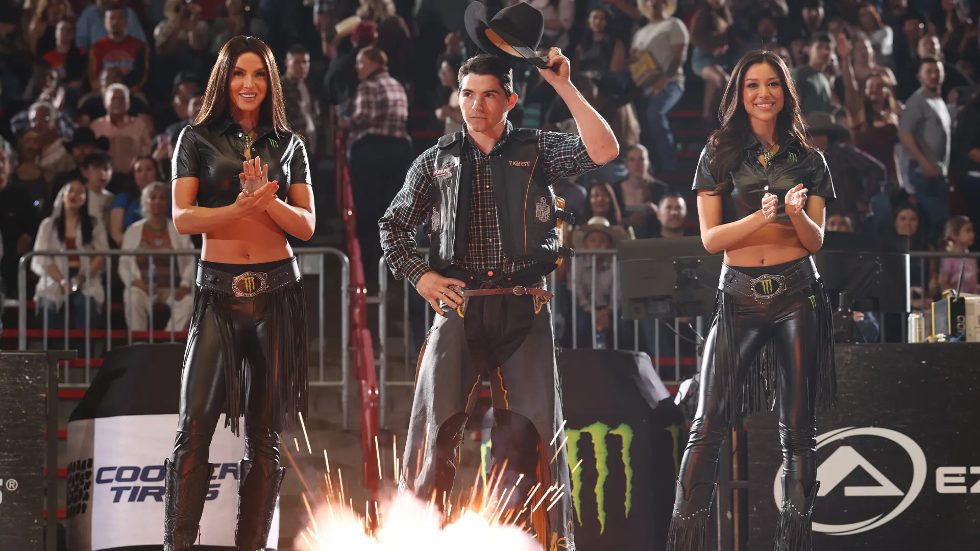 Paulo Eduardo Rossetto wins Round 1 of PBR Albuquerque Ty Murray Invitational with monster 90.75-point ride