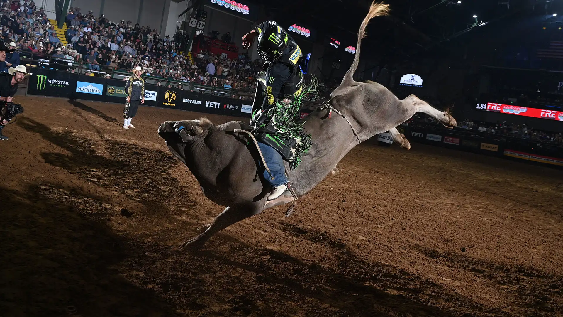 4 Rounds down, 5 to go: Dickies Arena prepares to crown a PBR World Champion