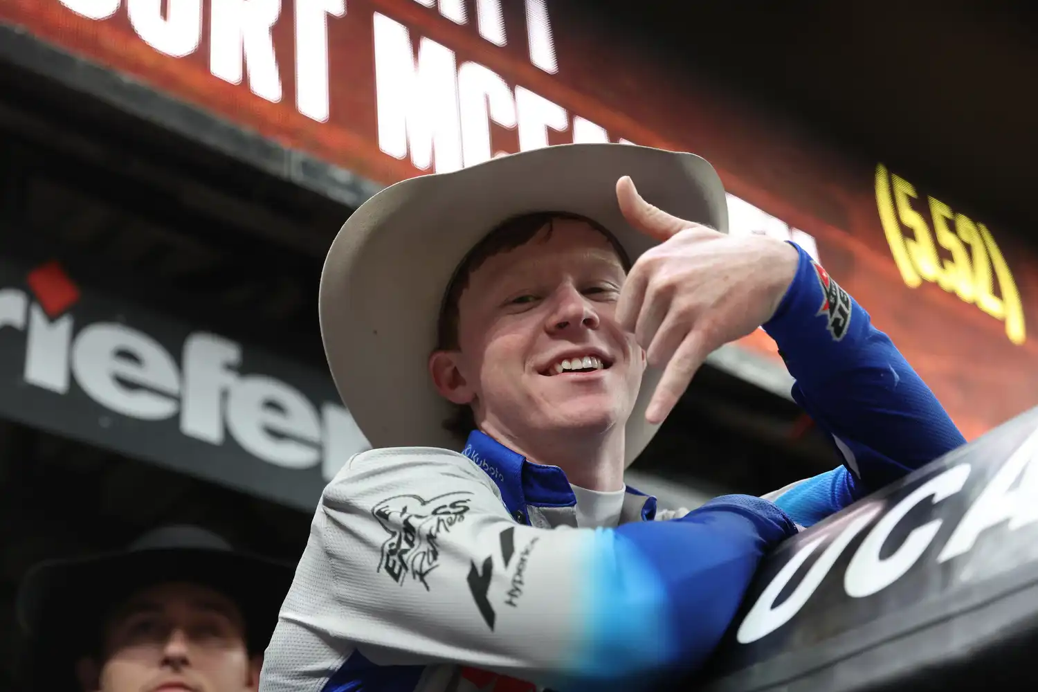 25 LIVE Pittsburgh 01 1158