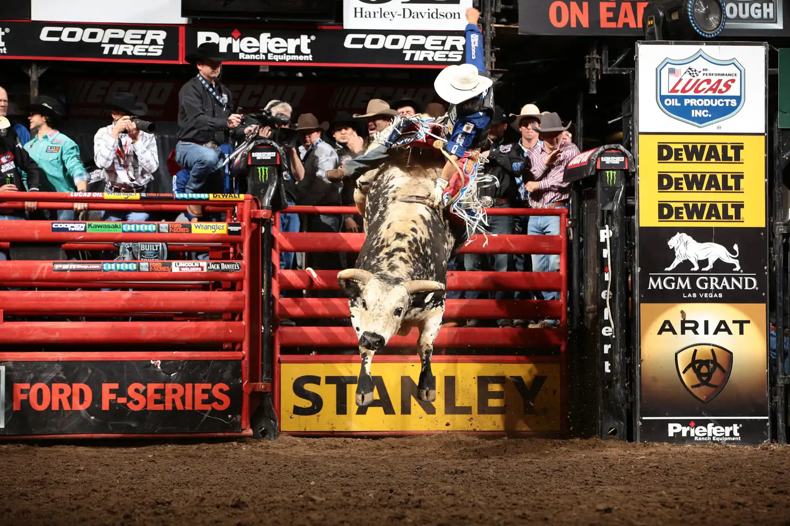 06f9b018-0597-428a-a8a9-b398981b3f83