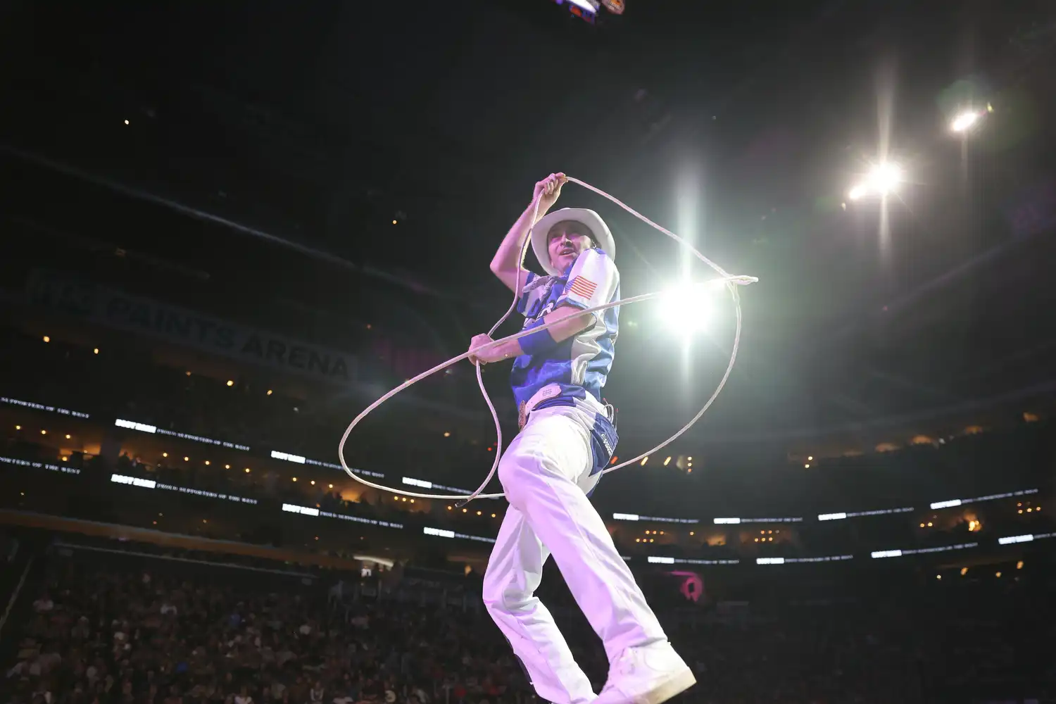 25 LIVE Pittsburgh 01 777