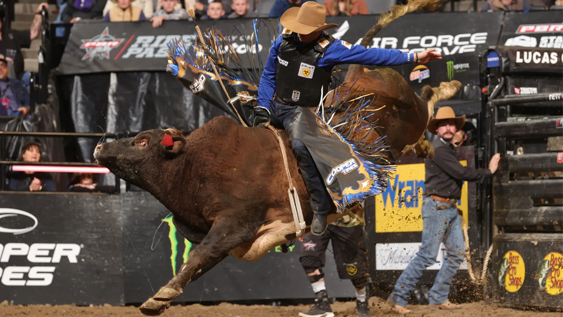 Eduardo Aparecido secures Round 2 win at Sacramento's PBR Wrangler Long Live Cowboys Classic in front of sold-out crowd
