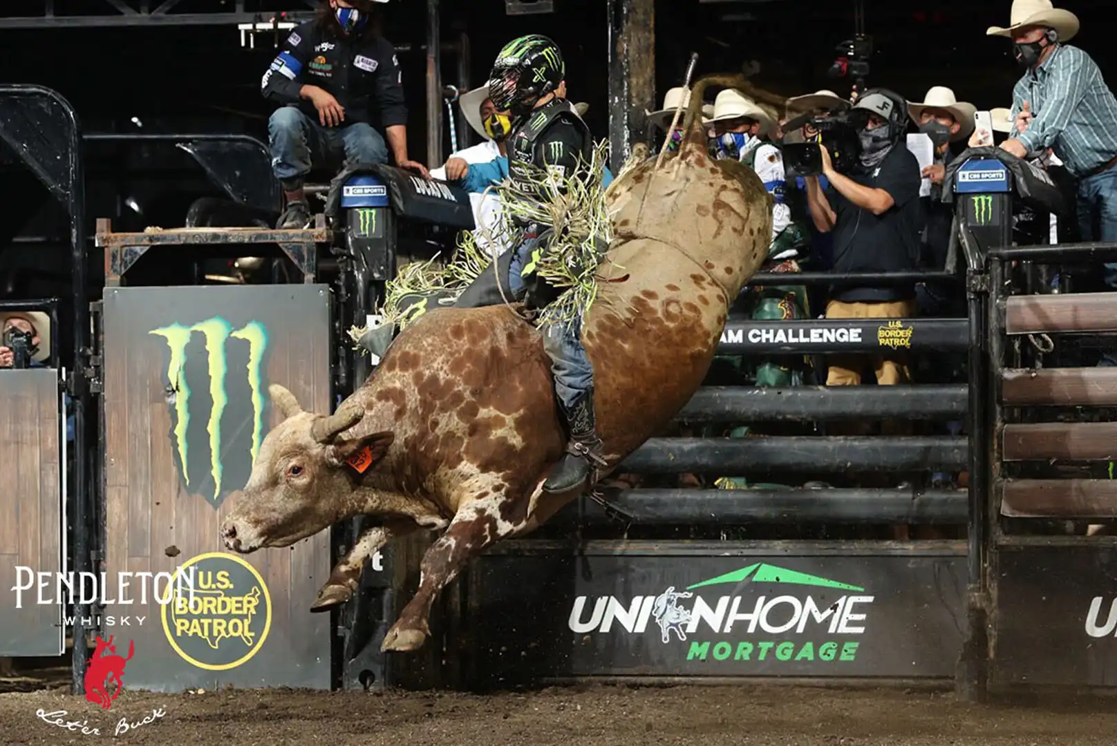 76917745-d951-4964-bb44-f70181a33326