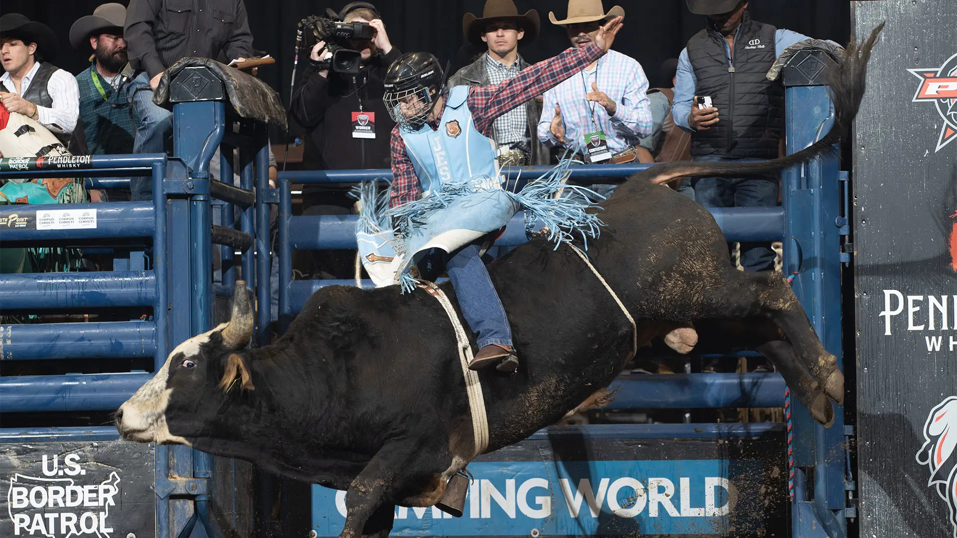Jeferson Silva victorious at PBR Stockyards Showcase 