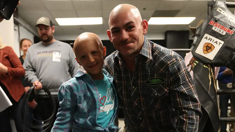 9-year-old Molly Steffl shares inspirational story, Outlaw shaves his head in show of support