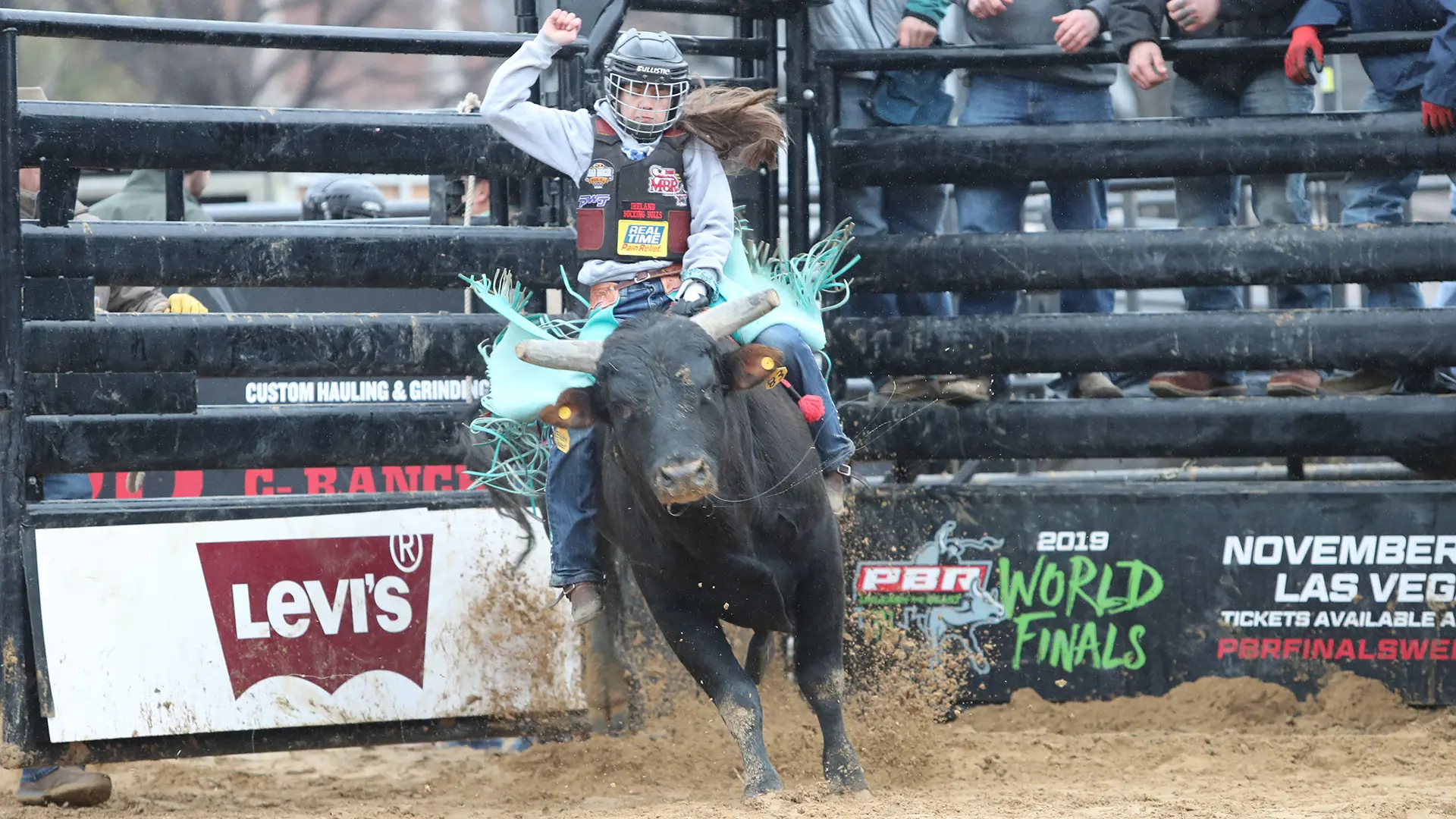 Mini Bull Rider Knight: “I know that girls can do anything”