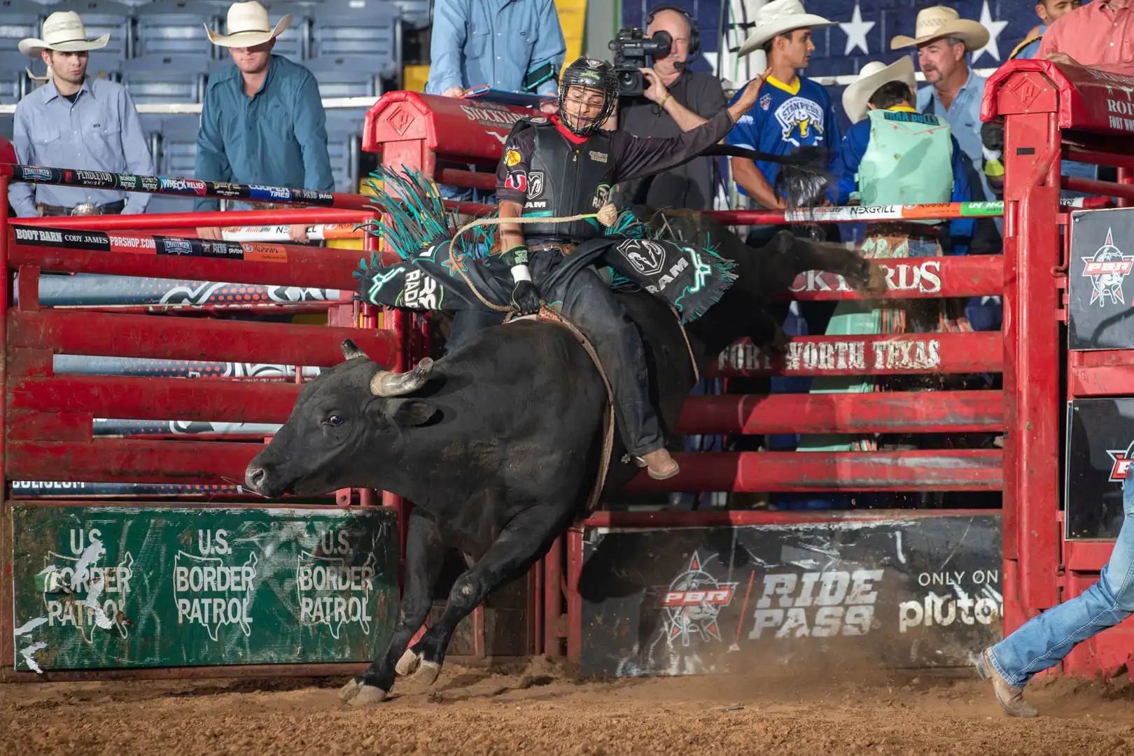 c93f5318-f7a9-4eff-9d8c-9fc2a34ab922