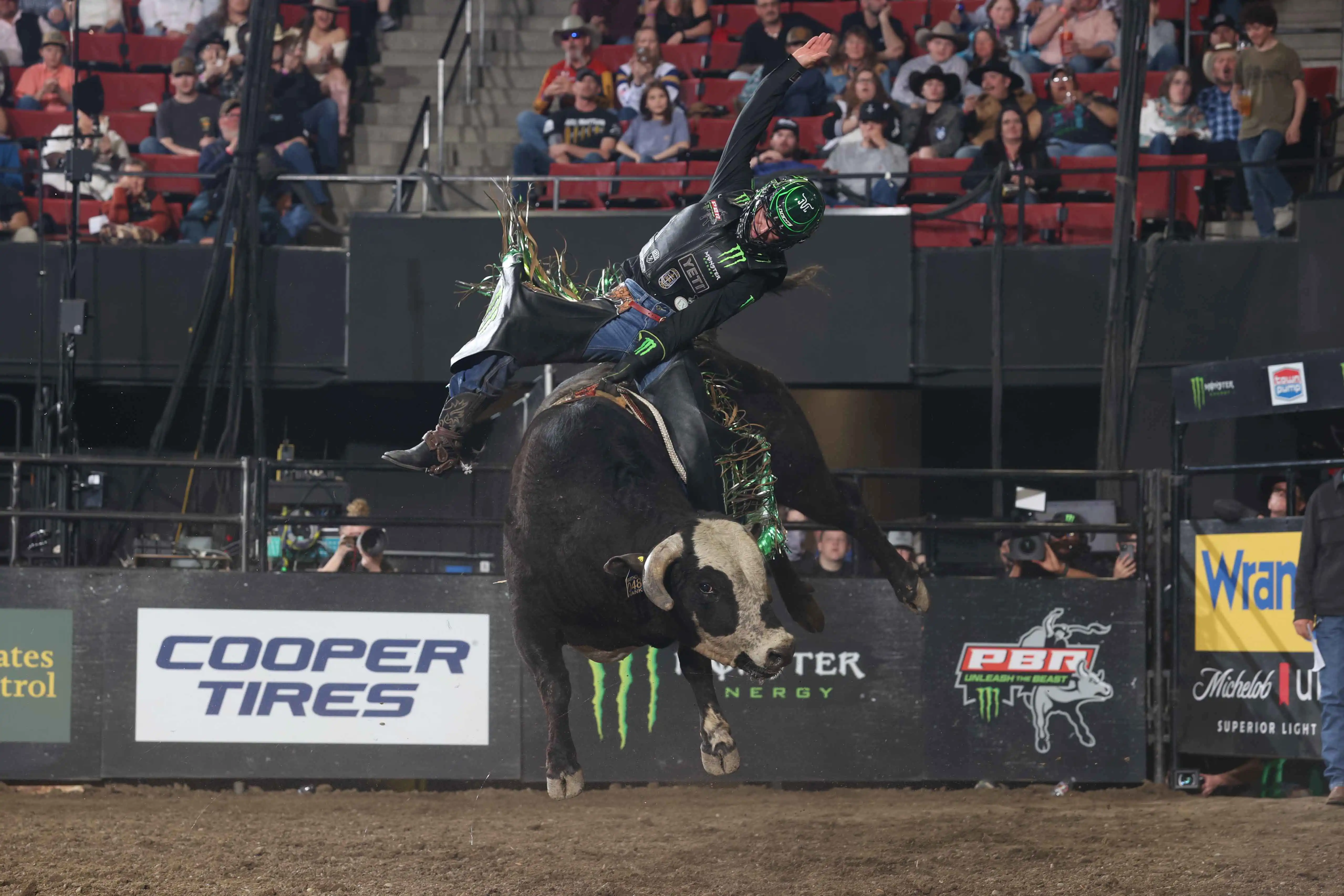 25 LIVE Billings 01 131