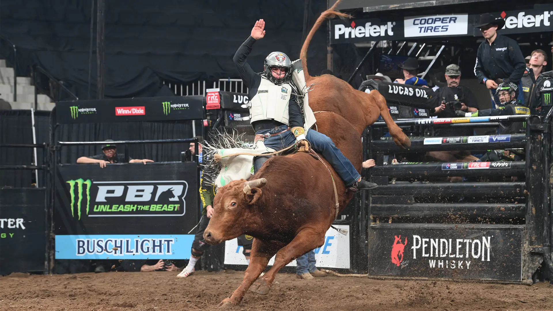 Felipe Furlan claims round one in Jacksonville with captivating ride on Elmo
