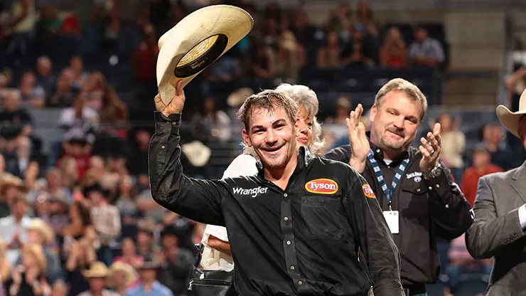 Outlaw hits it big in Nashville