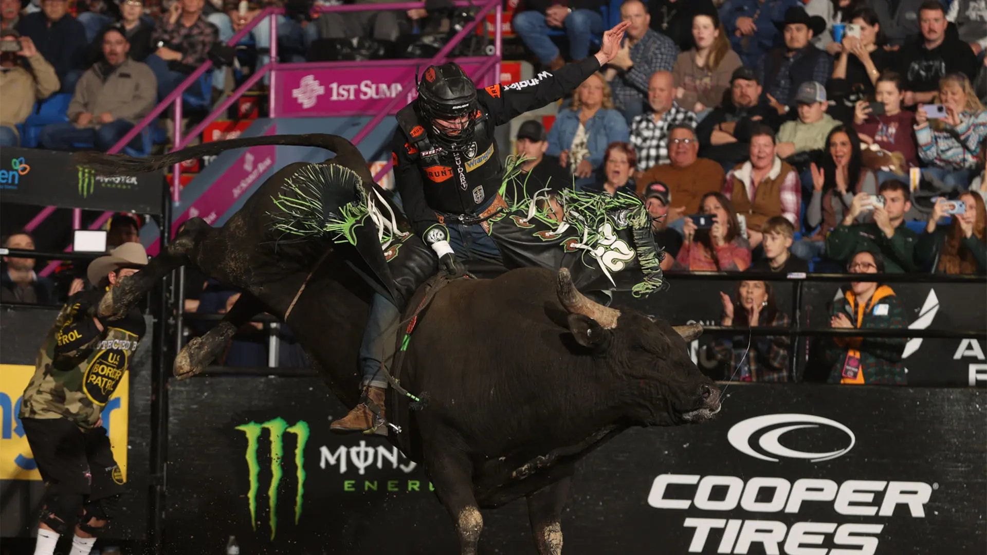 Austin Richardson remains perfect in Johnstown, wins Round 2