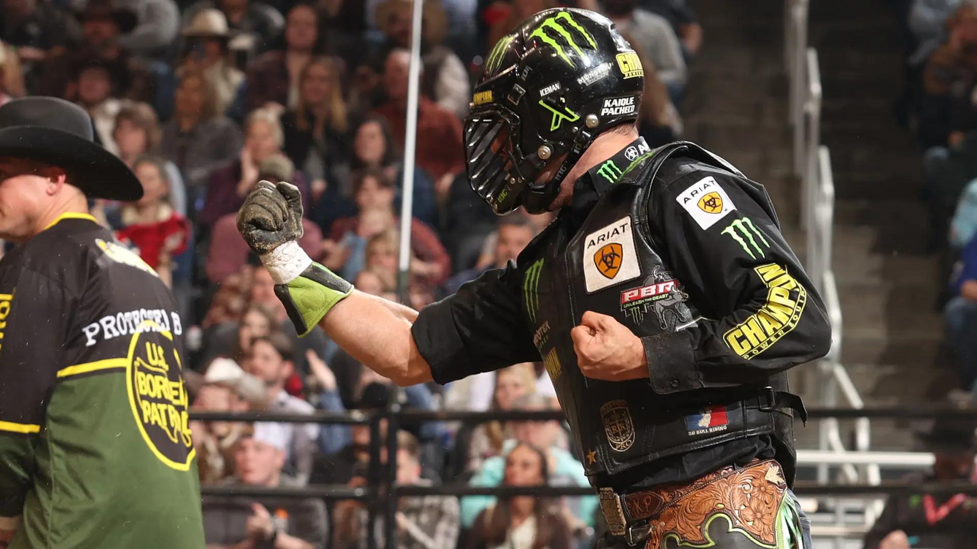 Kaique Pacheco wins Round 1 of sold-out Unleash The Beast event in Milwaukee with monster 90-point ride