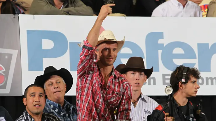 UFC’s Cerrone becomes stock contractor through Back Seat Buckers