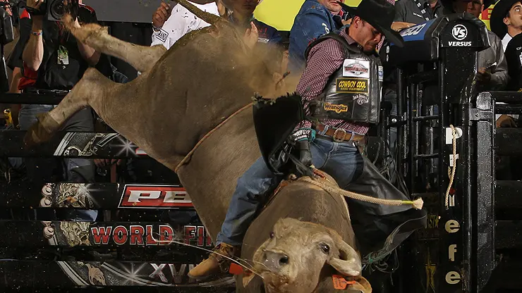 Ferreira claims Round 3 of PBR World Finals