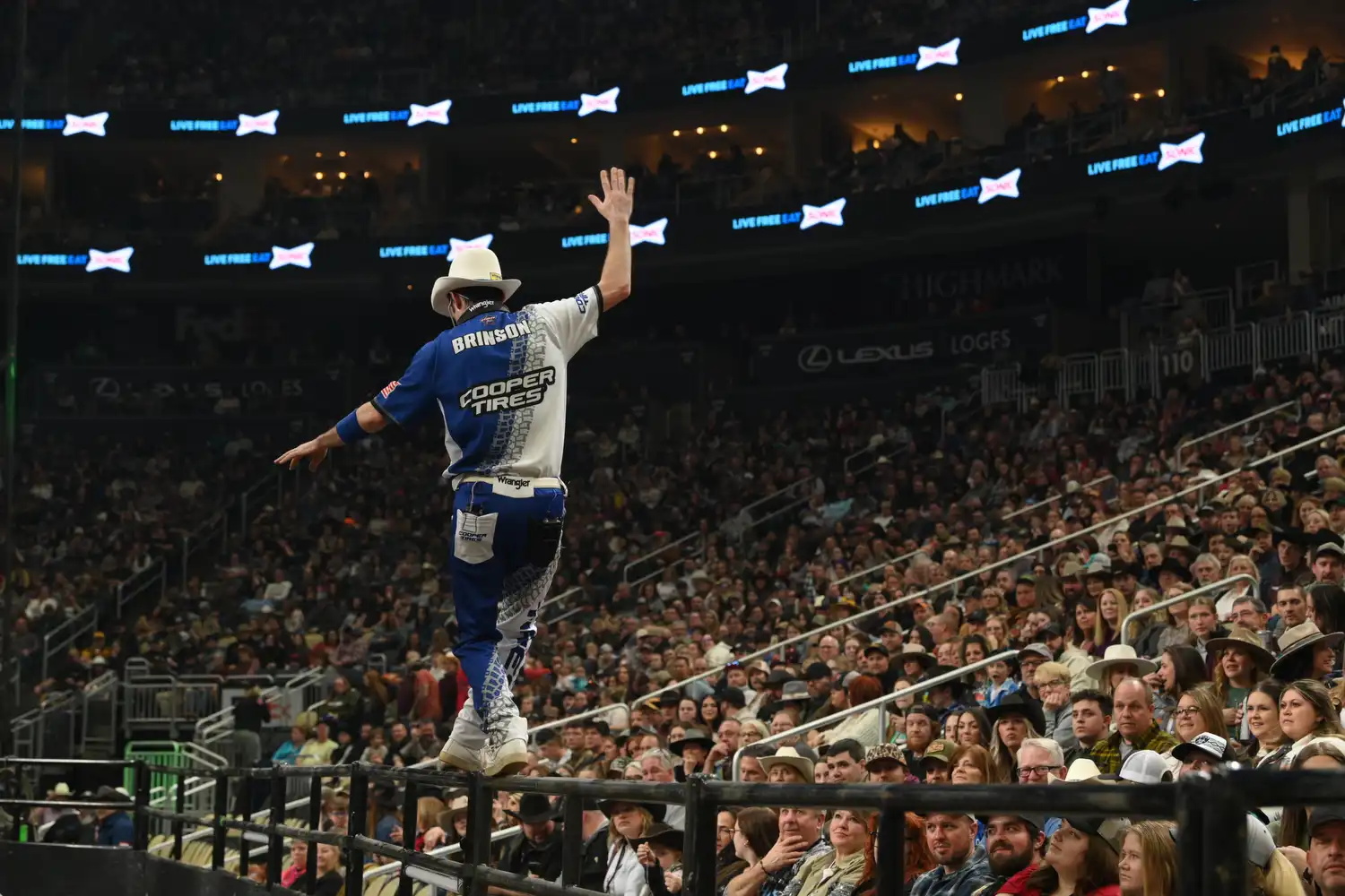 25 LIVE Pittsburgh 02 576