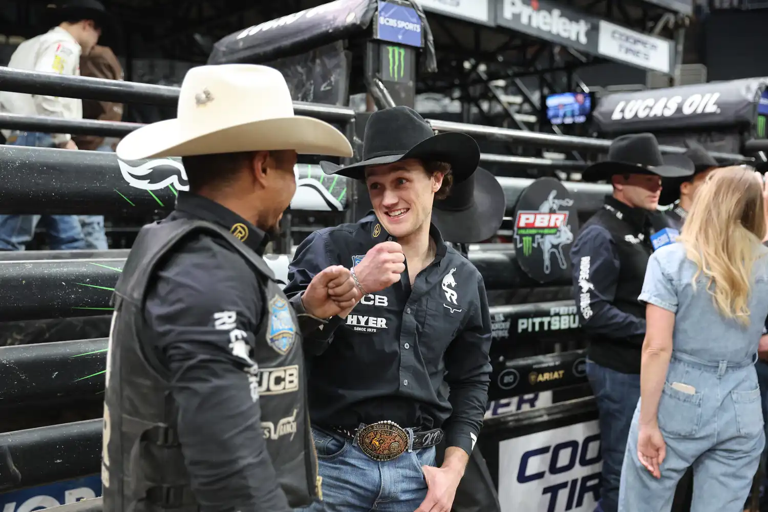 25 LIVE Pittsburgh 01 1220