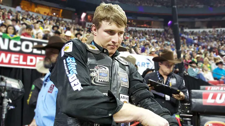 Schaper fights back from broken leg and into Top 10 