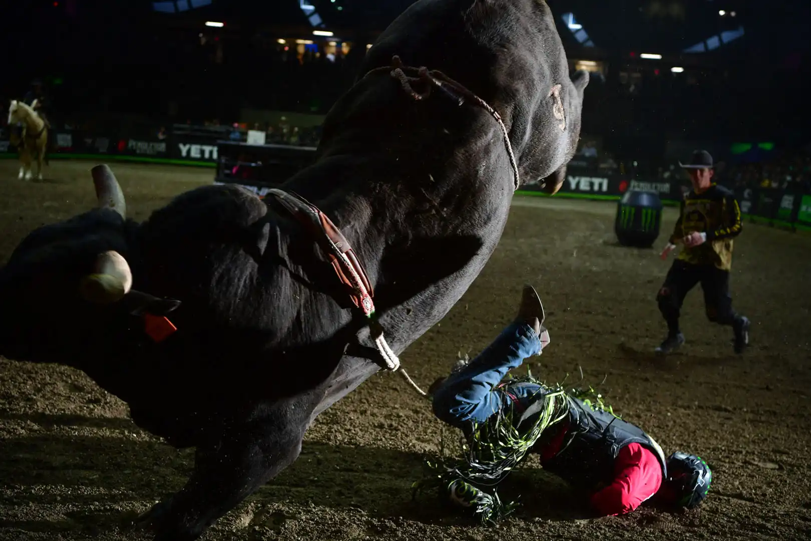 ab66e678-c246-4ff6-adbc-f6f85a5bd59f