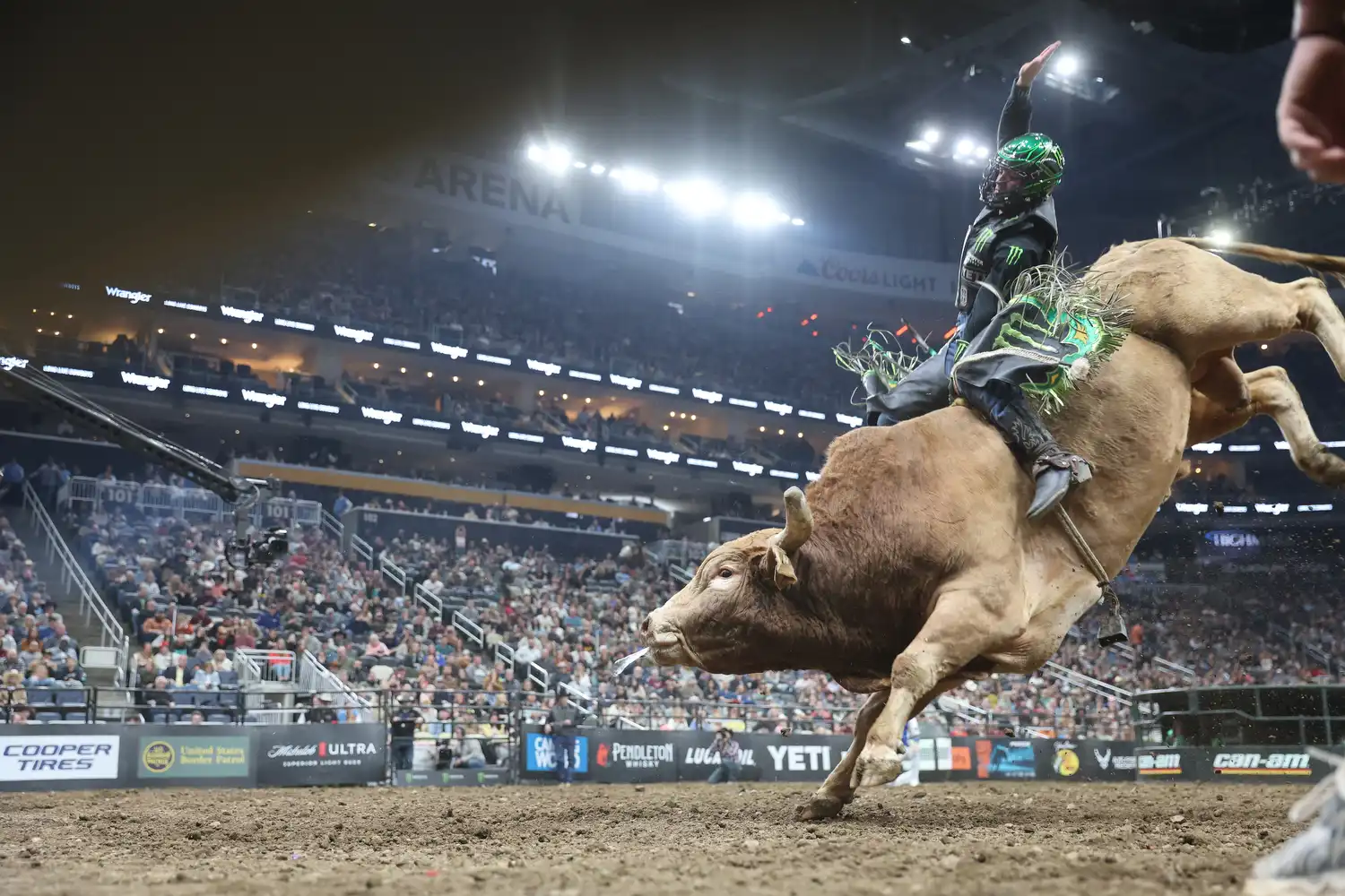 25 LIVE Pittsburgh 01 706