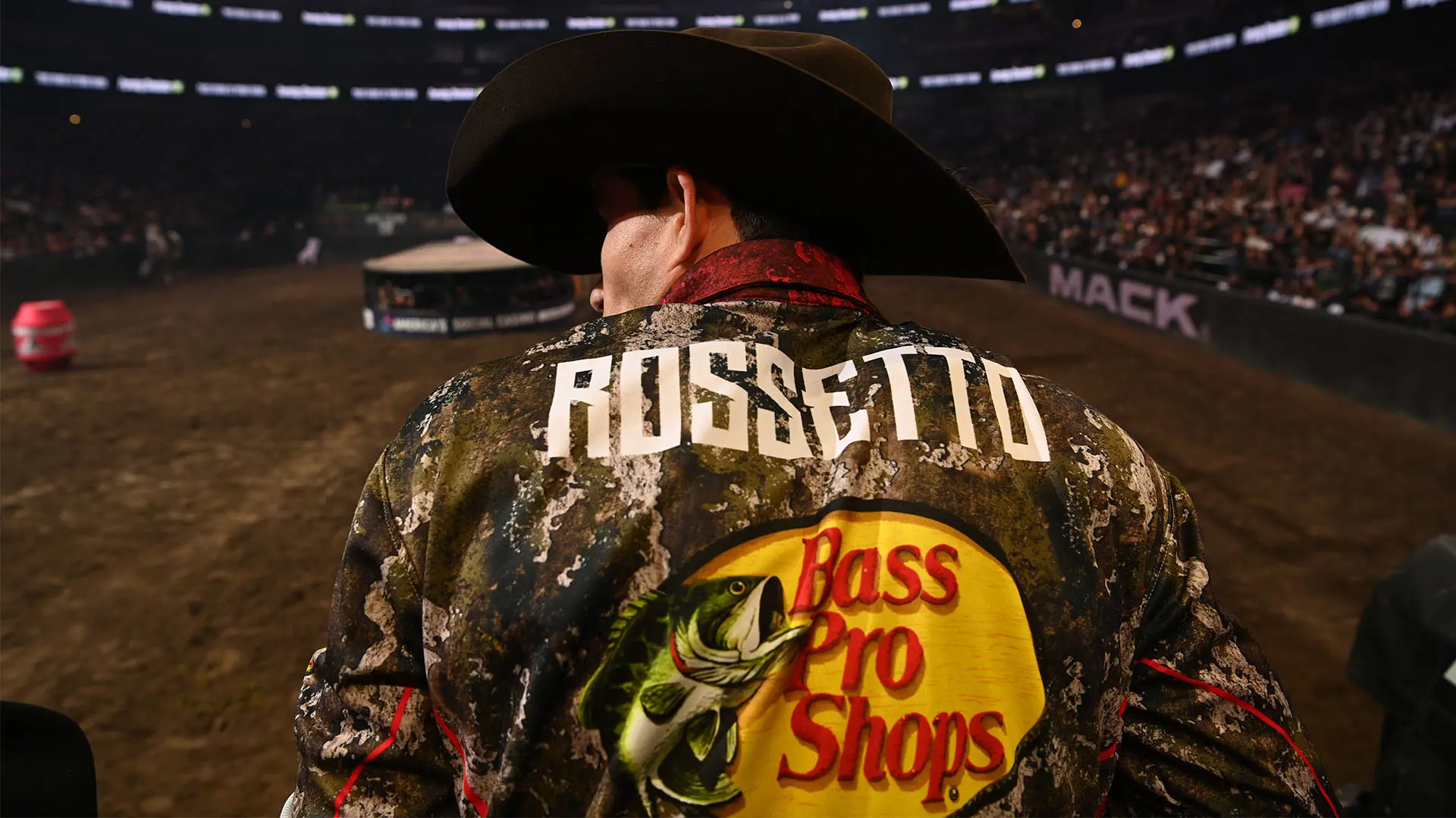 Rossetto nearly erases Leme’s MVP lead as Missouri rolls again in Anaheim
