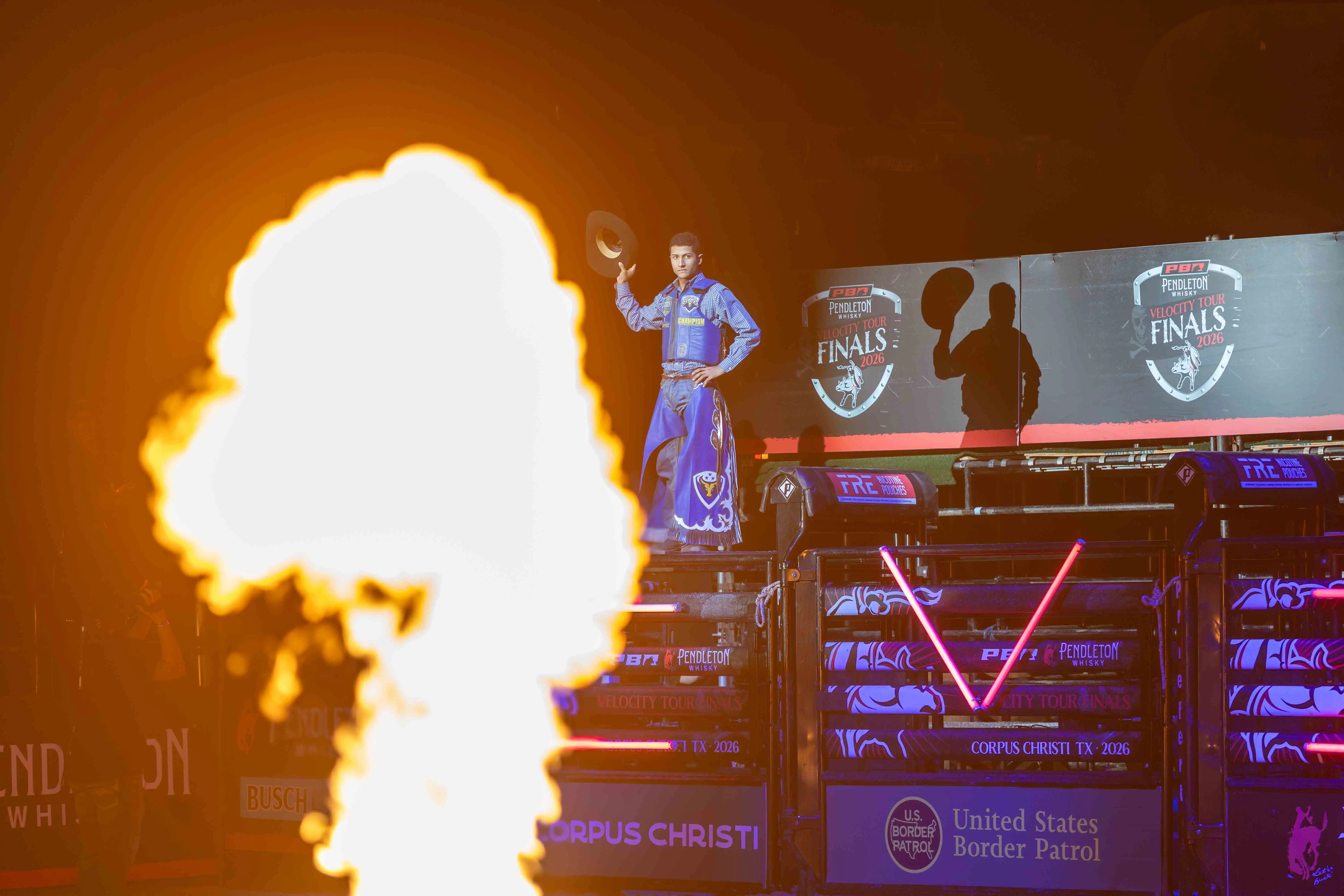 26 877 114