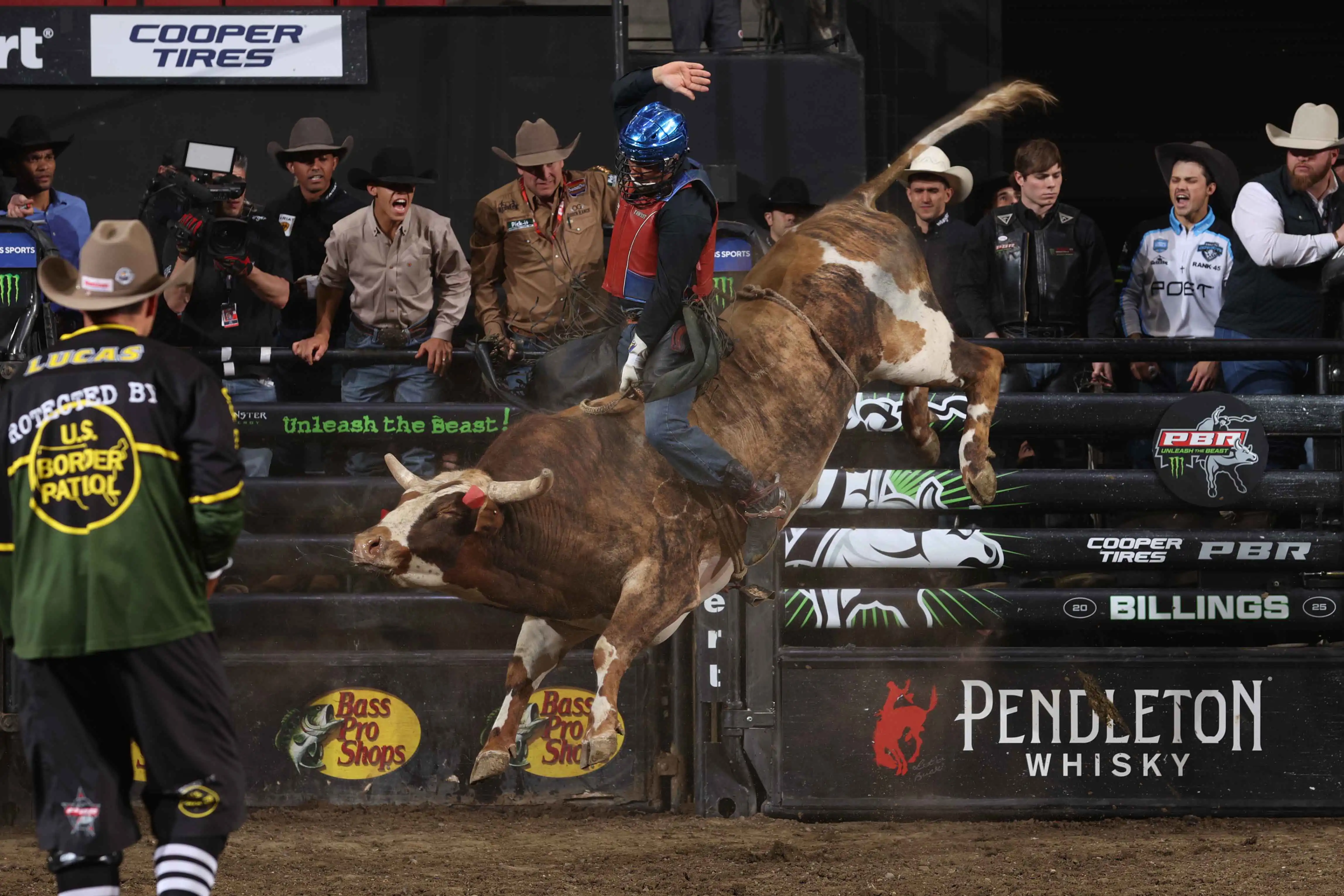 25 LIVE Billings 01 096