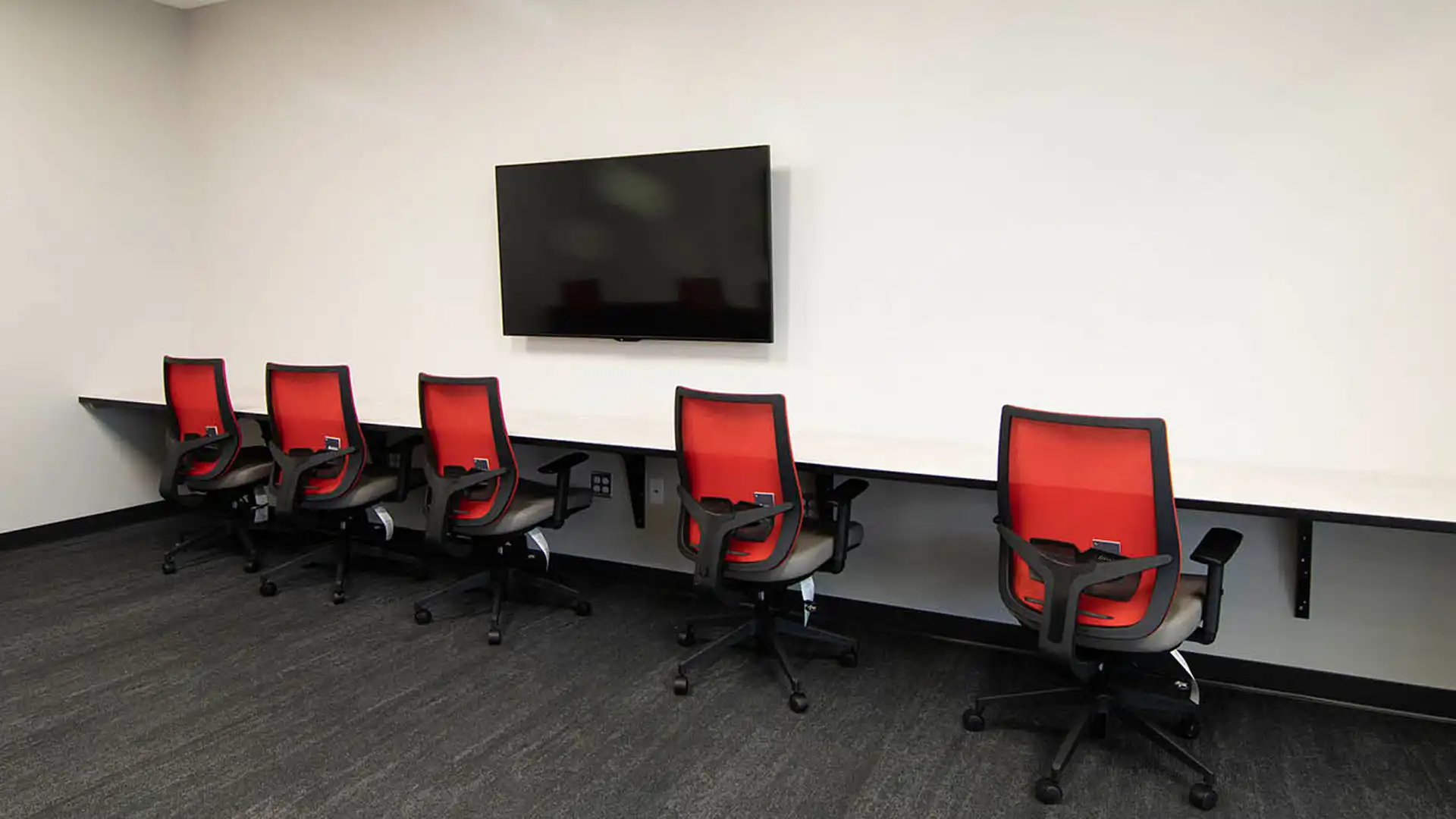 5f6151b3-ebe1-404f-b47f-f85b23a45058